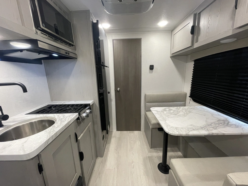 2026 Coachmen Clipper 17fq