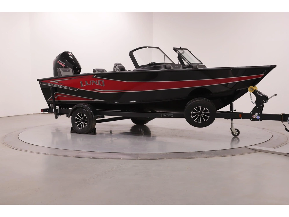 2026 Lund Boat Co 1875 Crossover Xs alt