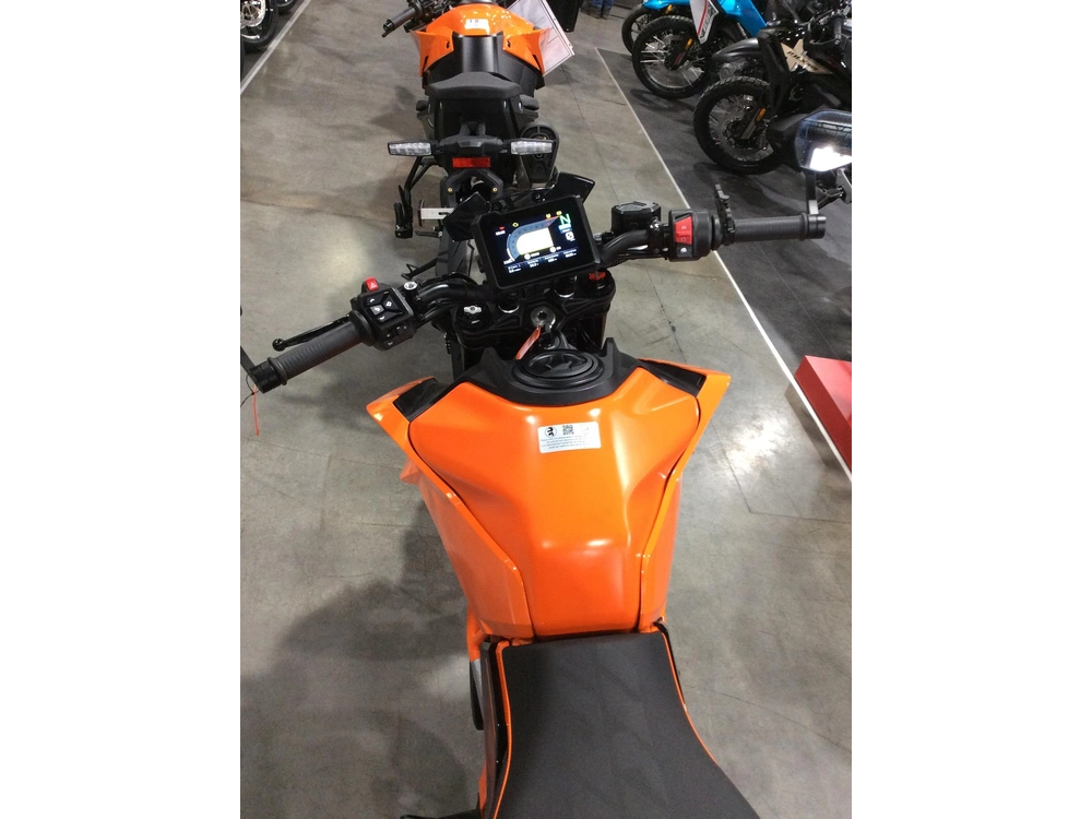 Ktm 390 Duke 2024 alt