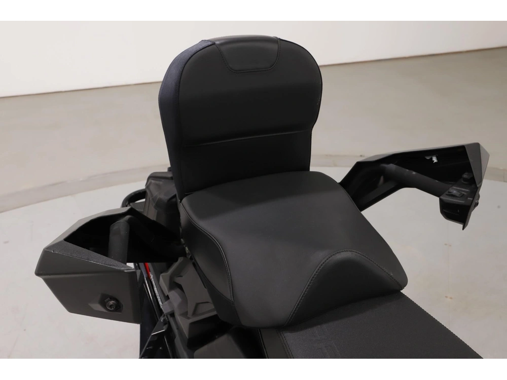 2024 Polaris Prostar S4 Indy Adventure 137 alt