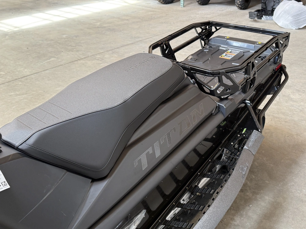 2027 Polaris Prostar S4 Titan Adventure 155 Es