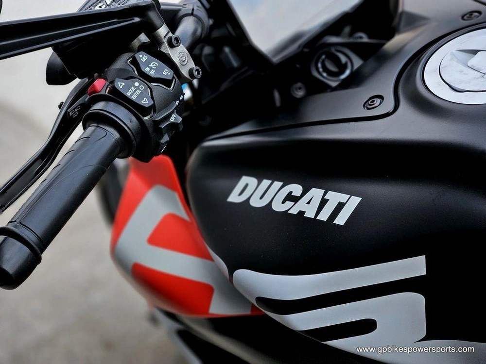 2026 Ducati Diavel V4 Rs Livery
