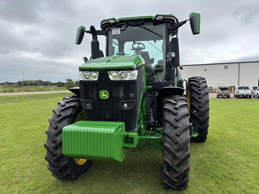 2025 John Deere 7r 210 alt