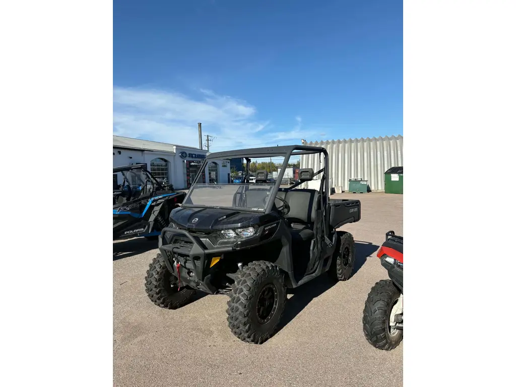 CAN-AM Defender DPS HD9 2024