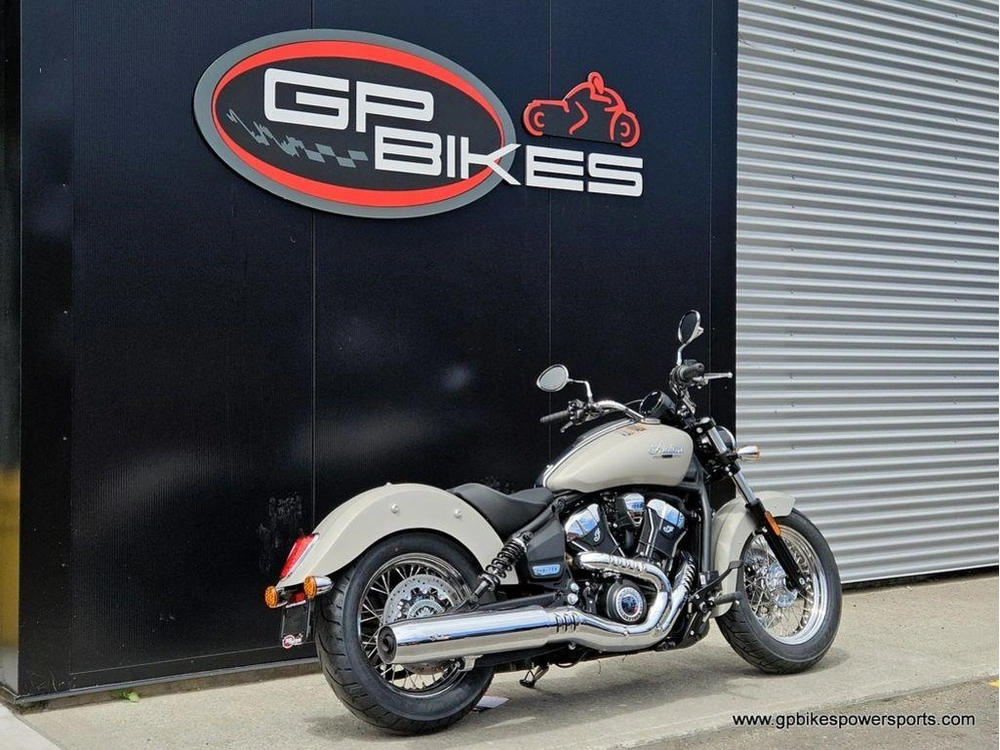 2025 Indian Motorcycle Scout® Classic Limited + Tech Silver Quartz Smoke
