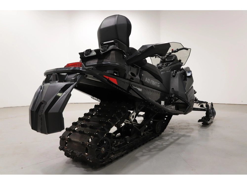 2024 Polaris 650 Indy Adventure 137 alt
