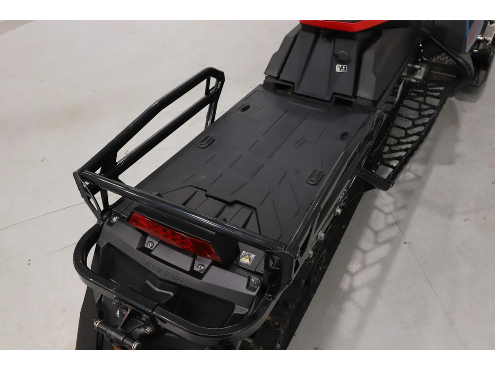 2024 Polaris Prostar S4 Voyageur 146 - 624 Miles! alt