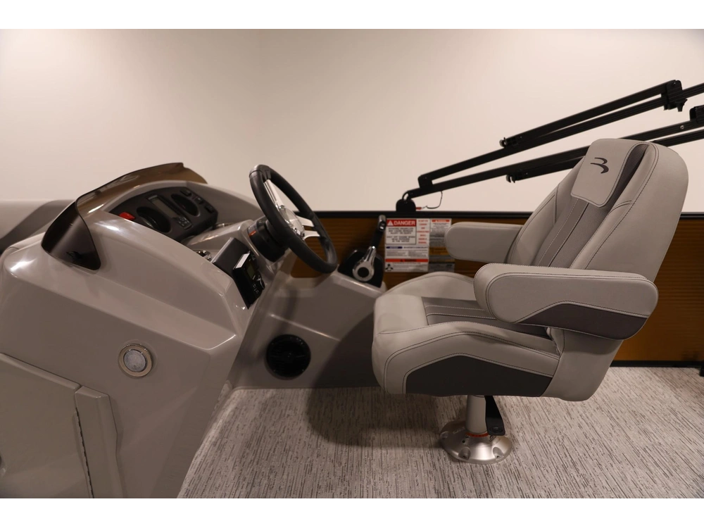 2025 Other 22 Sxlse Cruise Pontoon W/ 90hp Yamaha alt