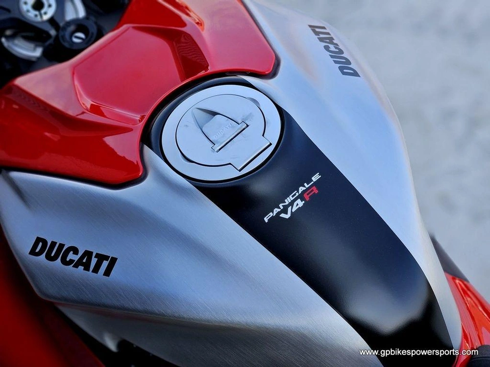 2026 Ducati Panigale V4 R