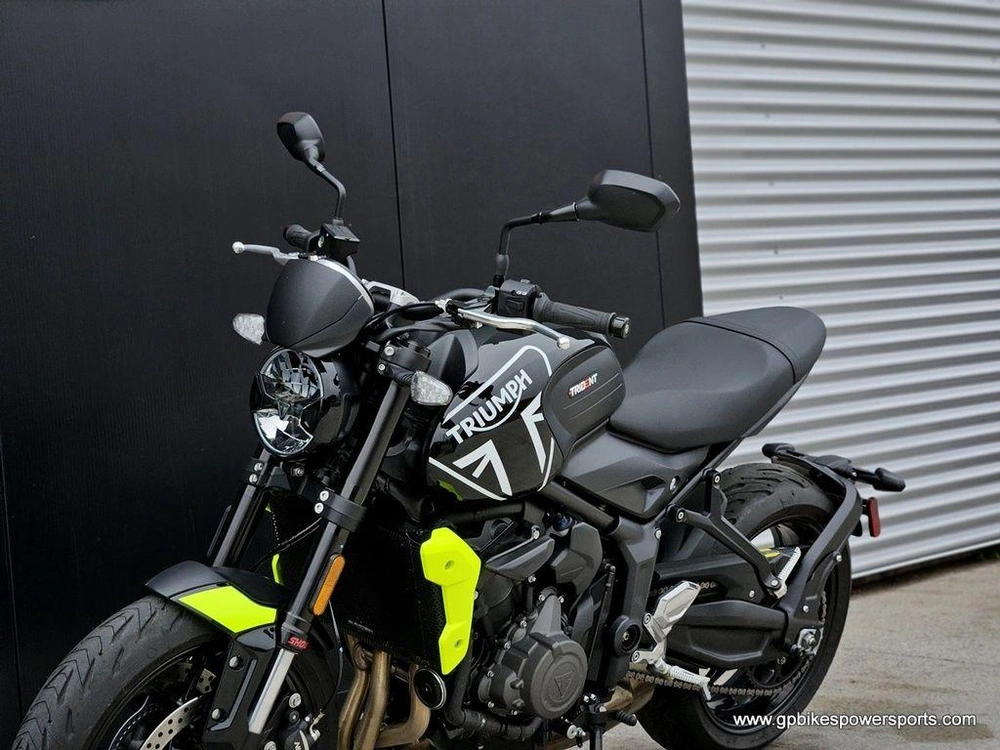 2024 Triumph Trident 660 Jet Black/triumph Racing Yellow