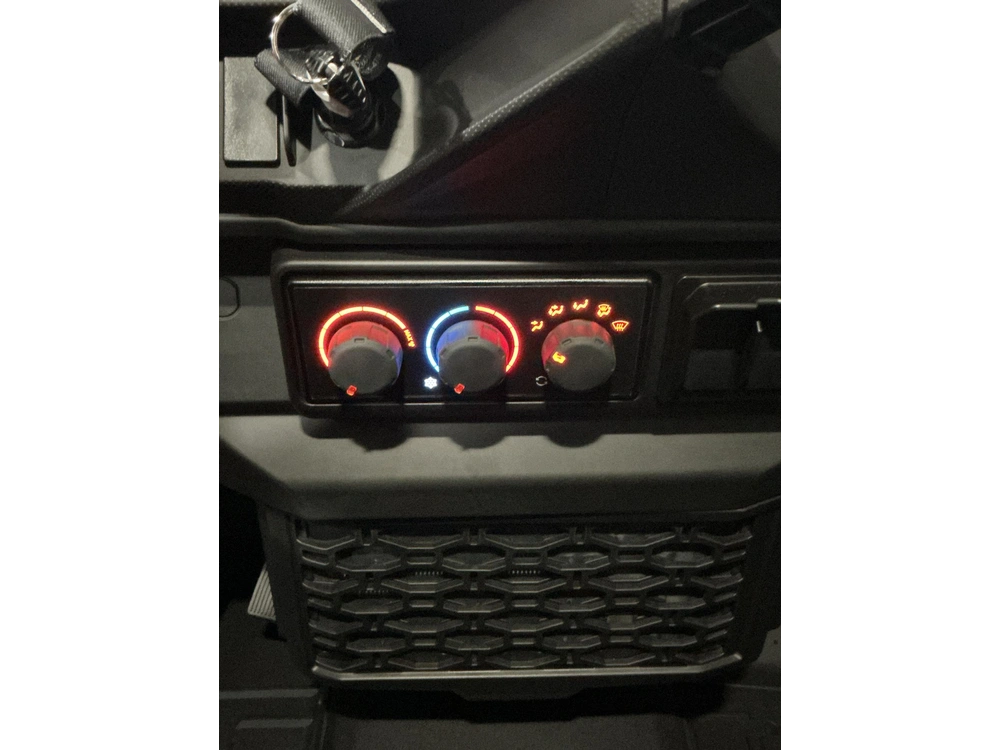 2027 Can-am Defender Xu Max Ltd Hd11 alt