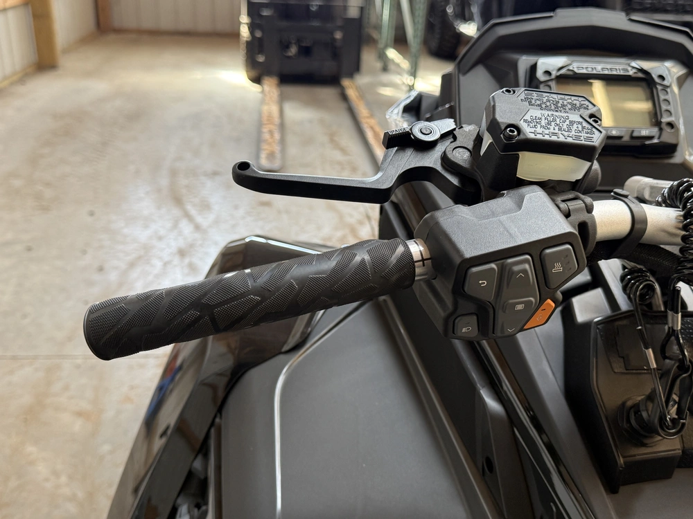 2027 Polaris Prostar S4 Titan Adventure 155 Es