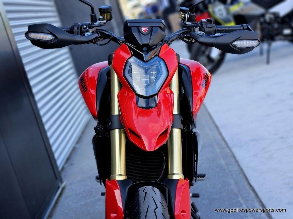 2026 Ducati Hypermotard V2