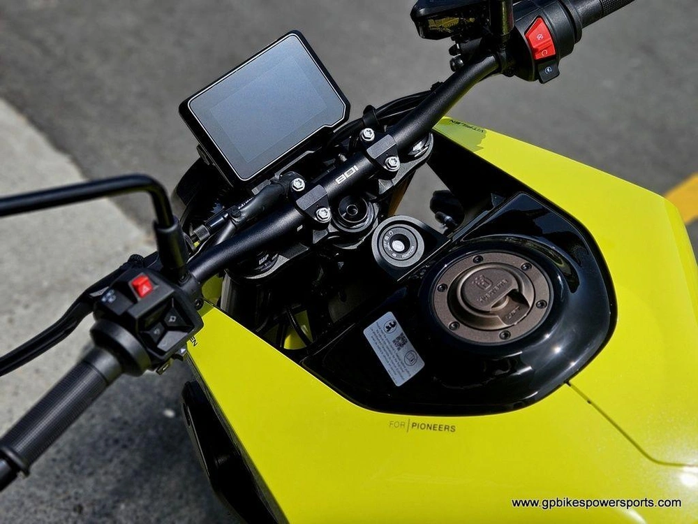 2025 Husqvarna Vitpilen 801