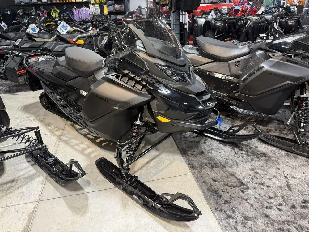 2027 Ski-doo Renegade Adrenaline 900 Ace Turbo R 137 Es S_lev_4.5"_blk
