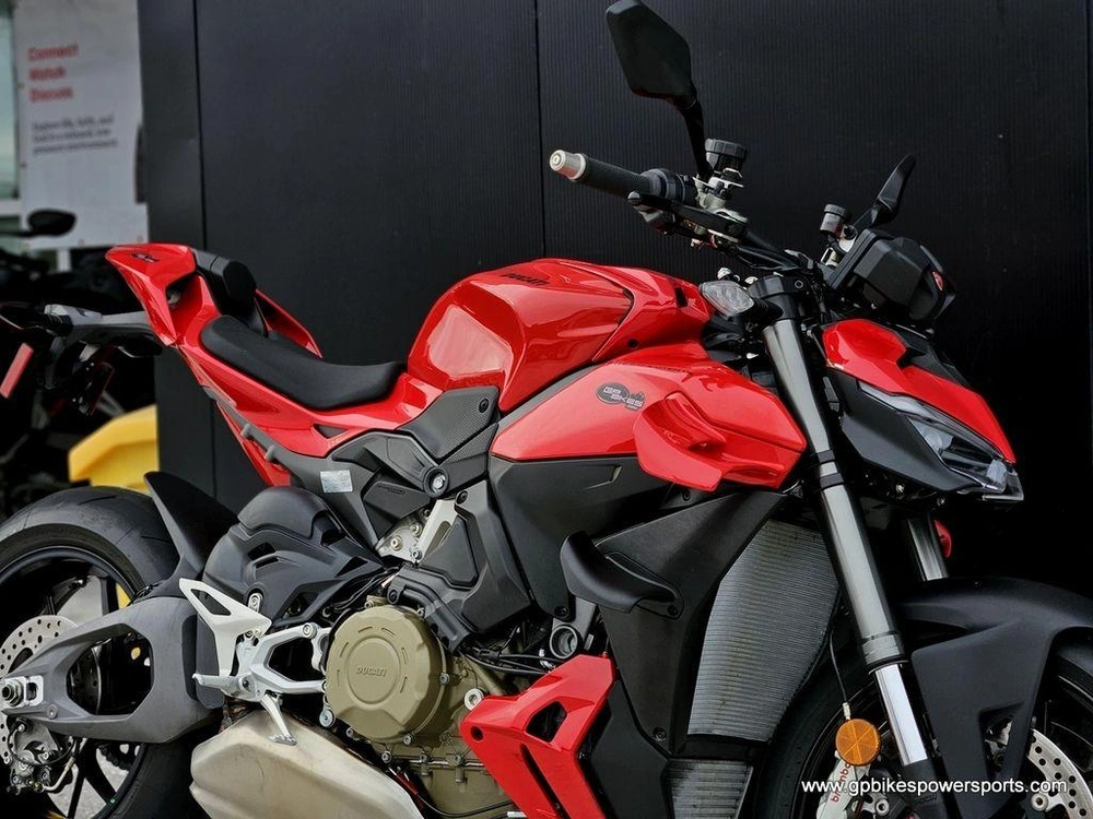 2025 Ducati Streetfighter V4 Ducati Red Demo