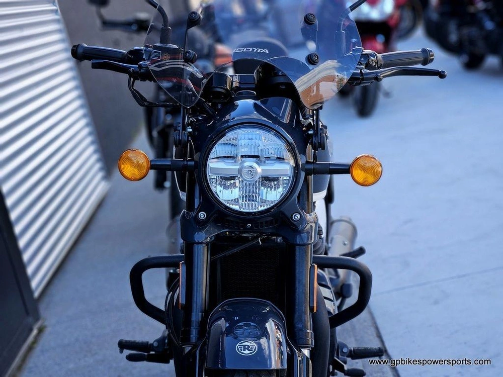 2024 Royal Enfield Shotgun 650 Stencil White