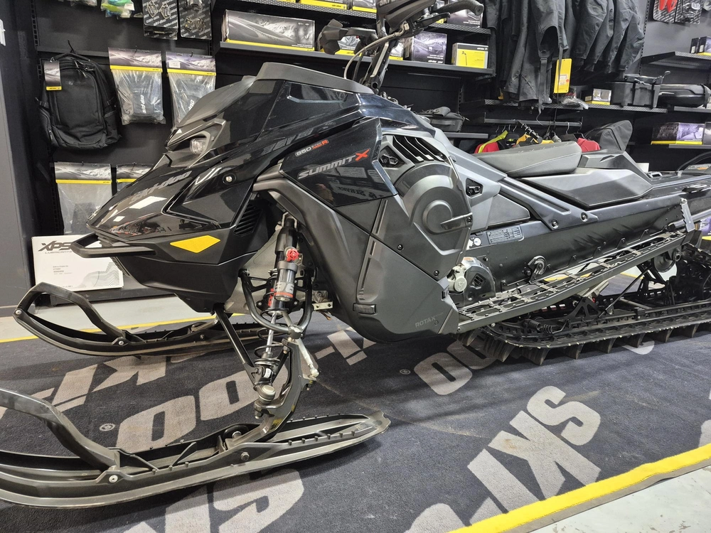 2025 Ski-doo Summit Expert 154 Turbo With 10.25 Screen