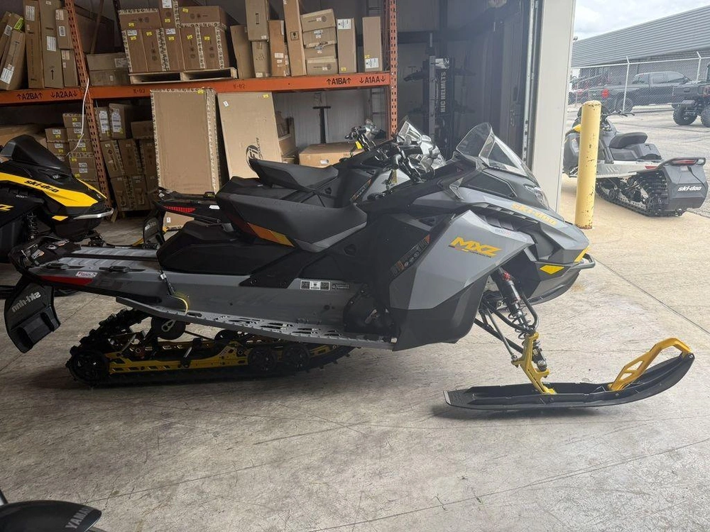 2026 Ski-doo Mxz® Adrenaline® With Blizzard® Package 600r E-tec 137 Ice R. Xt 1.25