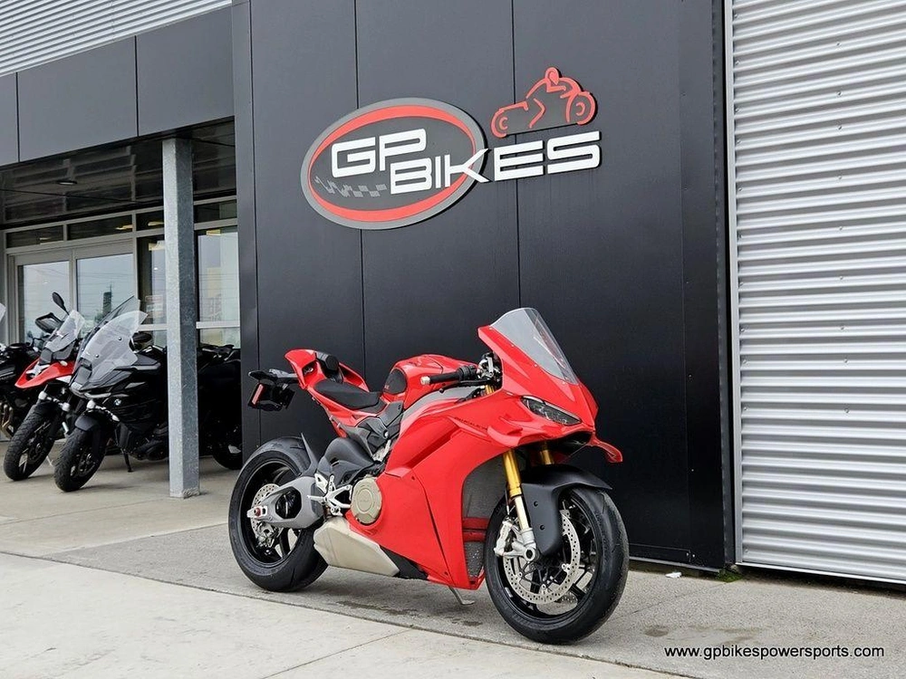 2025 Ducati Panigale V4 S Ducati Red