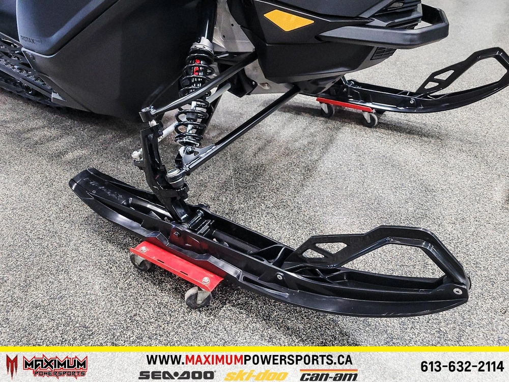 Ski-doo Renegade Adrenaline 900 Ace Turbo Ripsaw 1.25 E.s. 2026