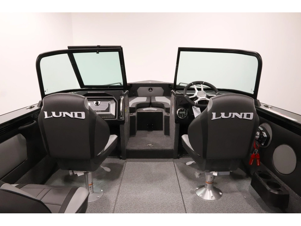 2026 Lund Boat Co 1875 Tyee alt