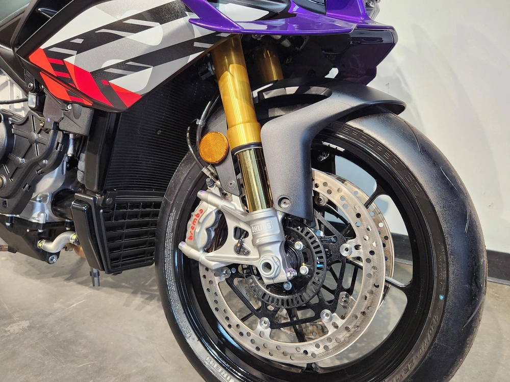 2027 Aprilia Tuono V4 1100 Factory Démo alt