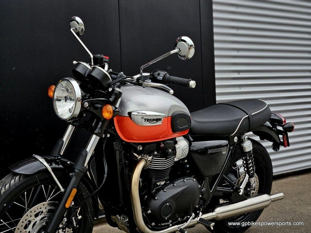 2025 Triumph Bonneville T100