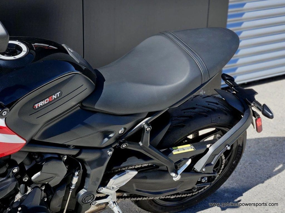 2025 Triumph Trident 660 Diablo Red/sapphire Black