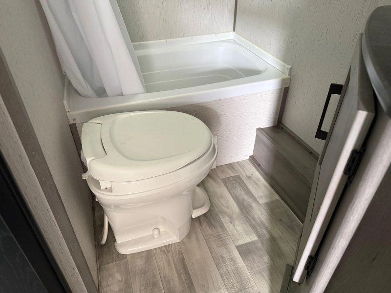 Dutchmen Kodiak 24sbh 2022 alt