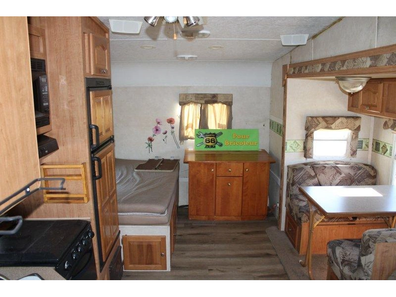 2009 Forest River Flagstaff 8528bhss alt
