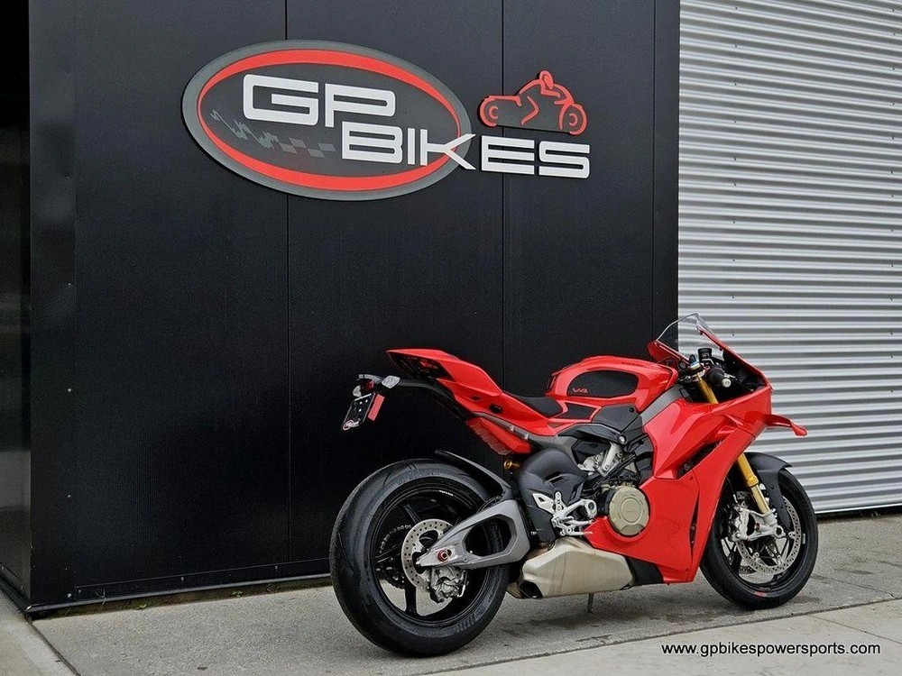 2025 Ducati Panigale V4 S Ducati Red