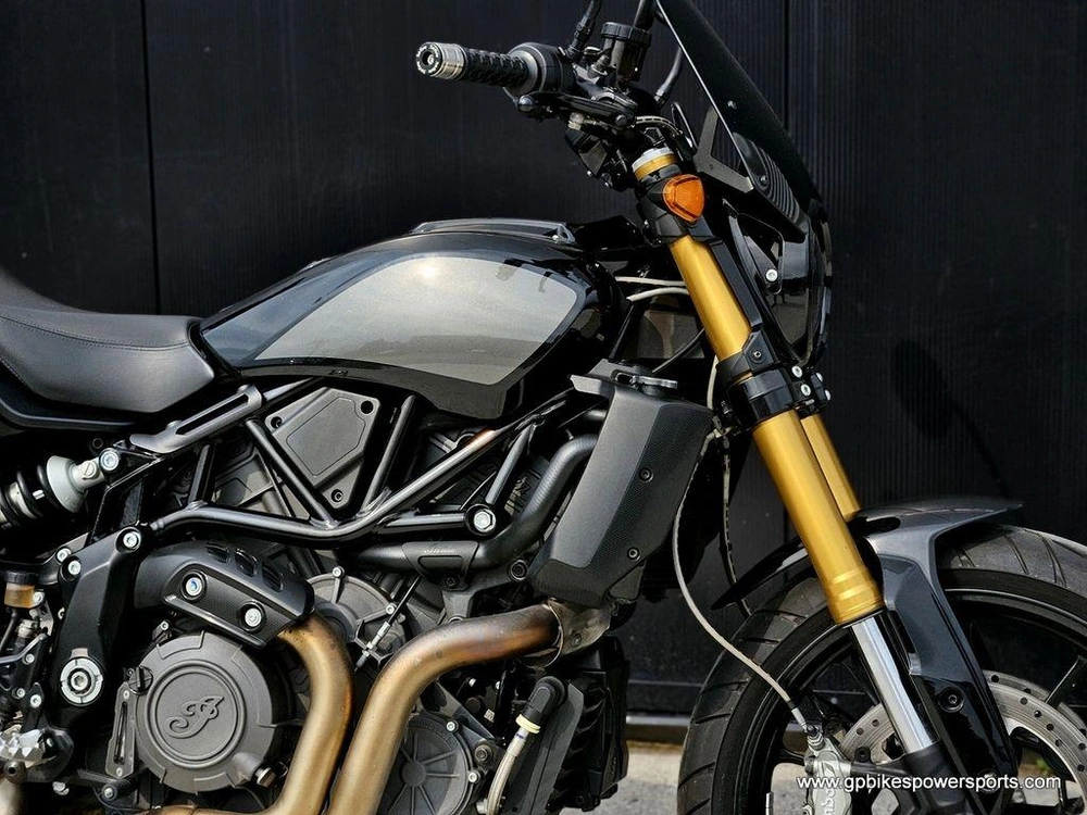 2019 Indian Motorcycle Ftr™ 1200 S Titanium Metallic Over Thunder Black Pearl