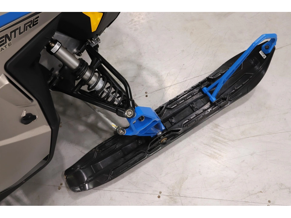 2027 Polaris Prostar Titan Adventure Ultimate 1.8 alt
