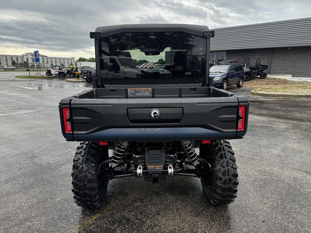 2026 Can-am Defender Limited Hd11