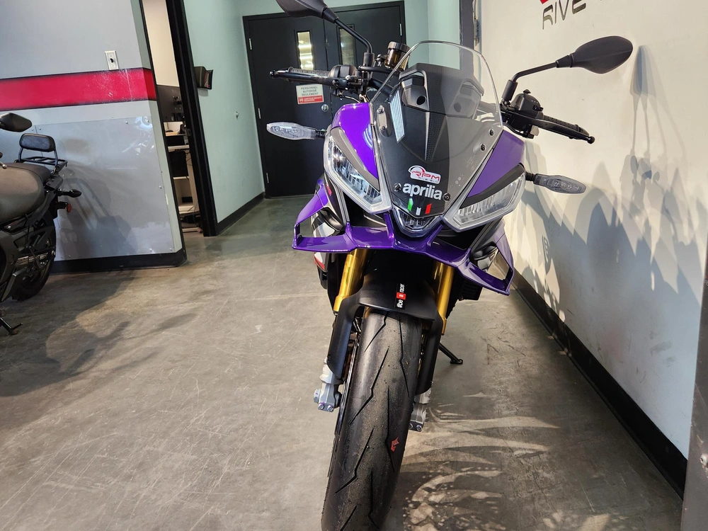 2027 Aprilia Tuono V4 1100 Factory Démo alt