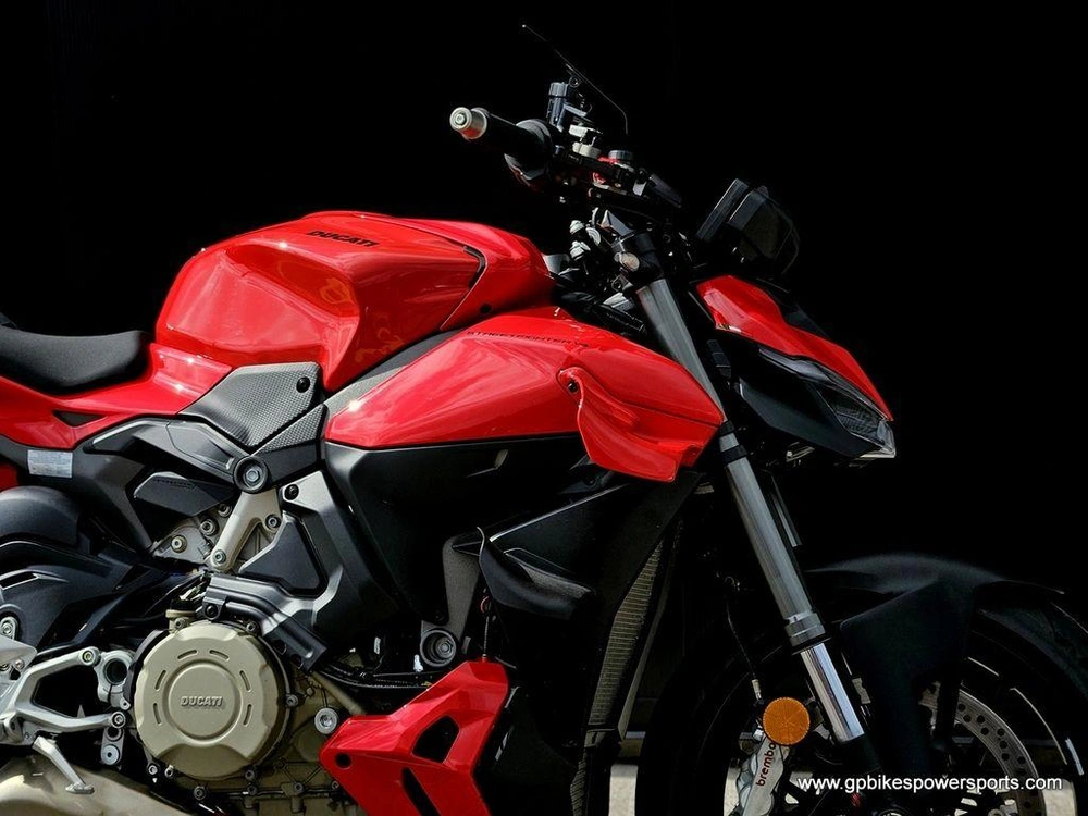 2025 Ducati Streetfighter V4 Ducati Red