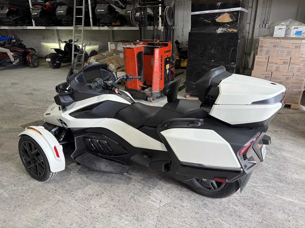 Can-am Spyder Rt Ltd Sea-to-sky 2026 alt