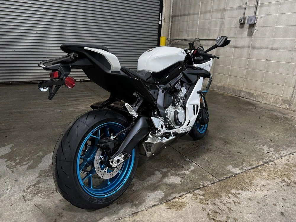 2026 Cfmoto 675ss