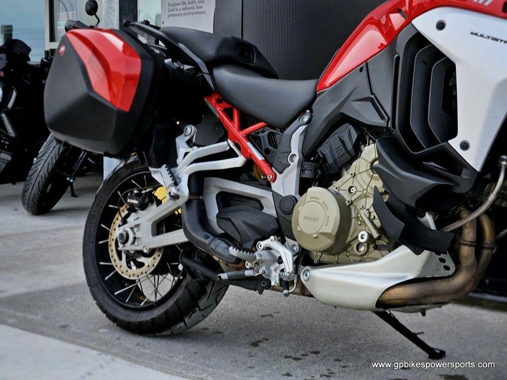 2024 Ducati Multistrada V4 S Travel & Radar Red