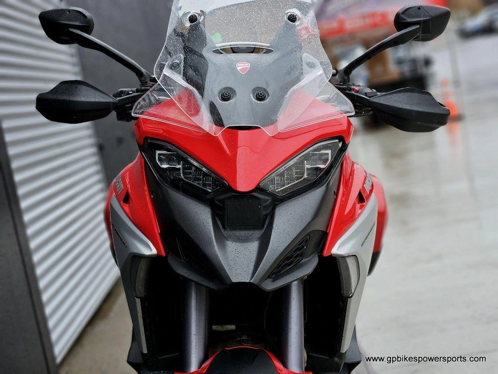 2022 Ducati Multistrada V4s Ducati Red / Forged Wheels