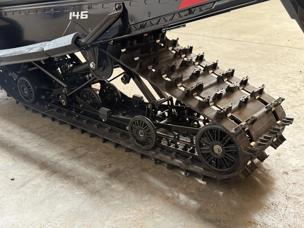 2027 Polaris 650 Switchback Xc 146 1.6 Cobra