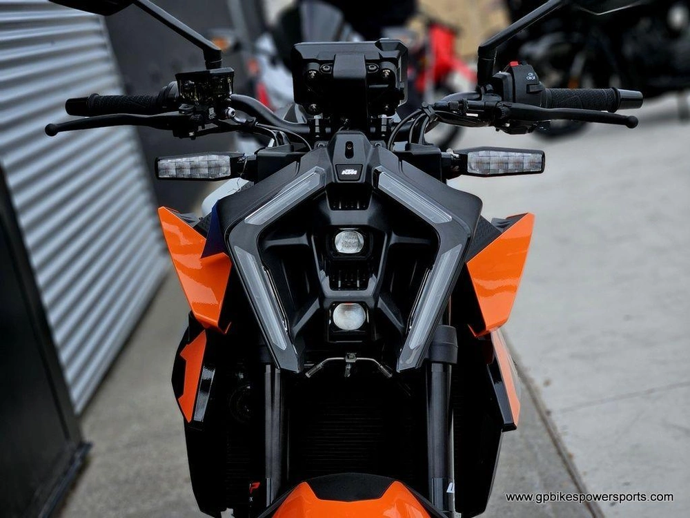 2027 Ktm 990 Duke