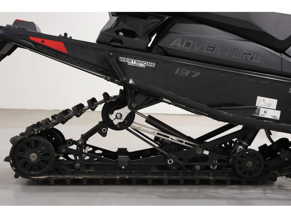 2024 Polaris 650 Indy Adventure 137 alt