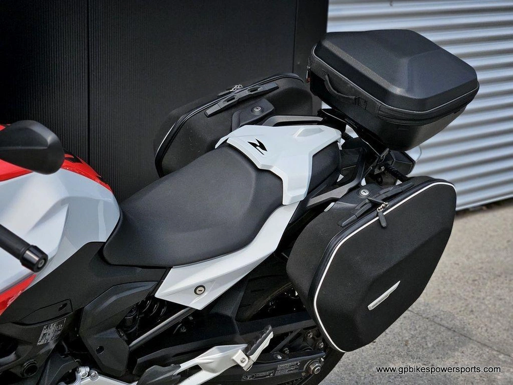 2021 Bmw F 900 R Hockenheim Silver Metallic / Racing Red