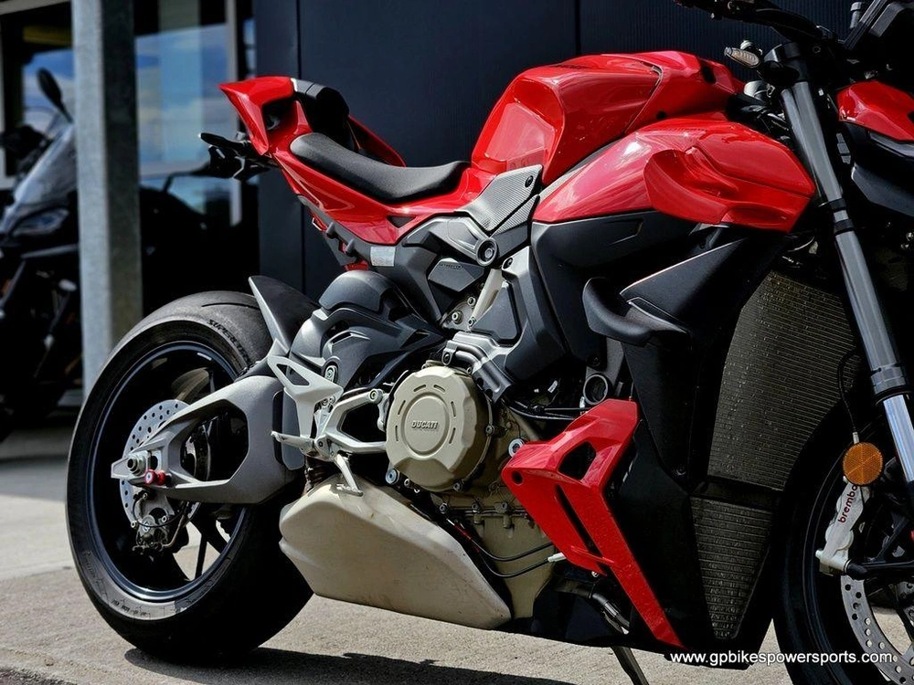 2025 Ducati Streetfighter V4 Ducati Red