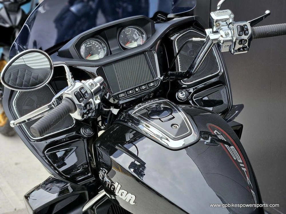 2022 Indian Motorcycle Pursuit Limited With Premium Package Black Metallic