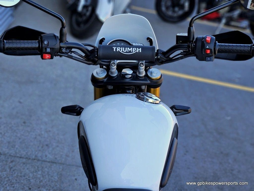 2026 Triumph Scrambler 400 Xc Vanilla White