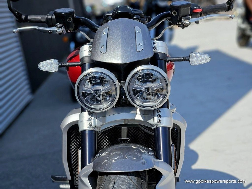 2023 Triumph Rocket 3 R Silver Ice Cranberry Red