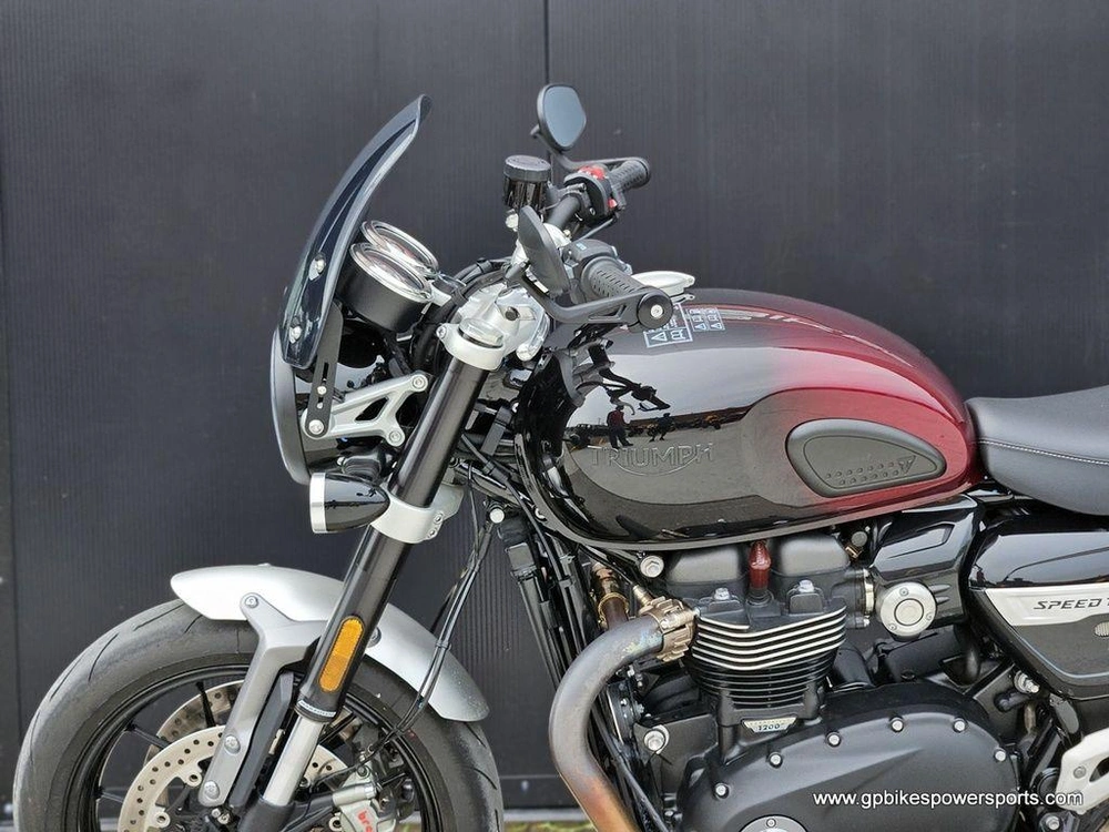 2024 Triumph Speed Twin 1200 Stealth Edition